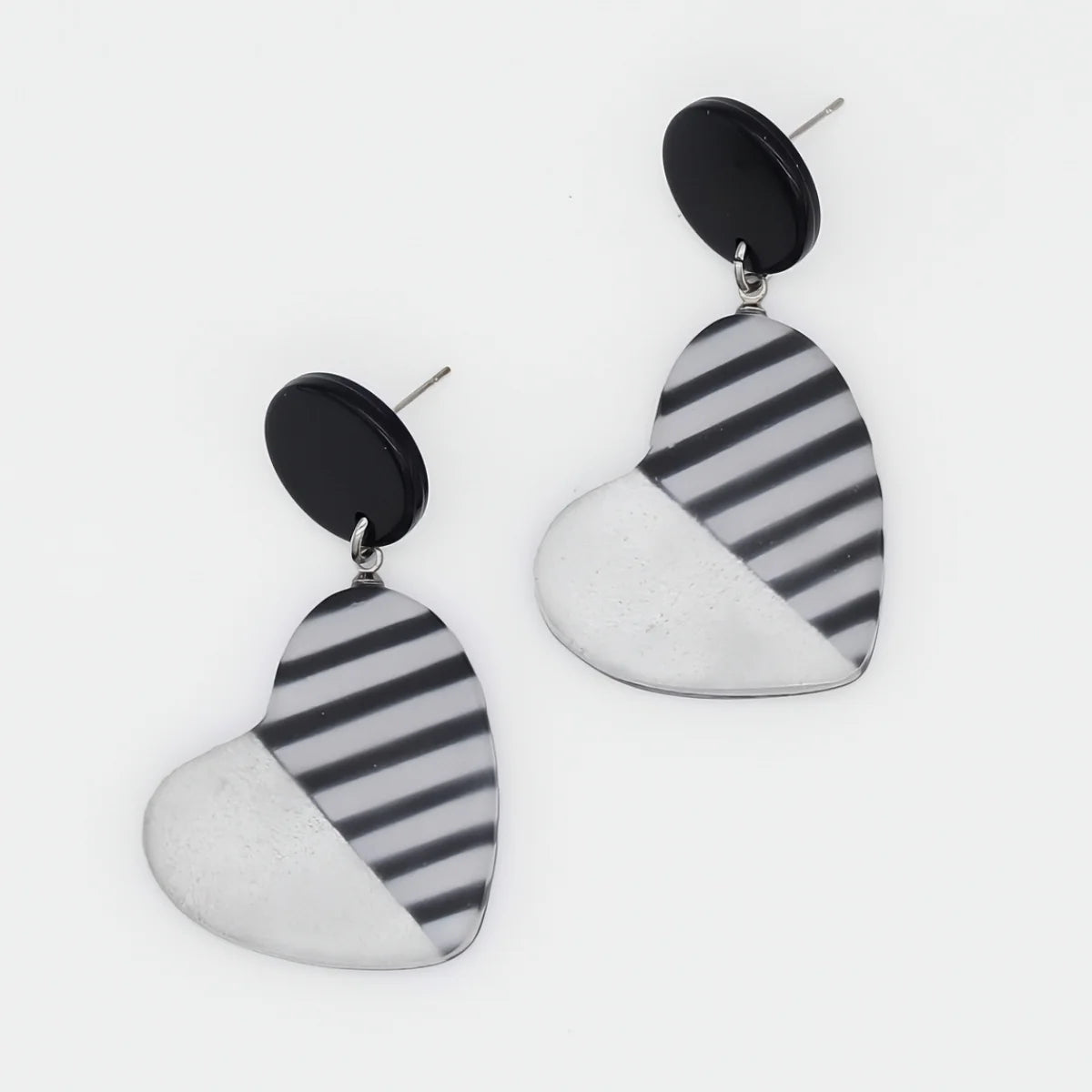 LS25E19 Sylca Silver White Stripe Frosted Heartstrings Earrings