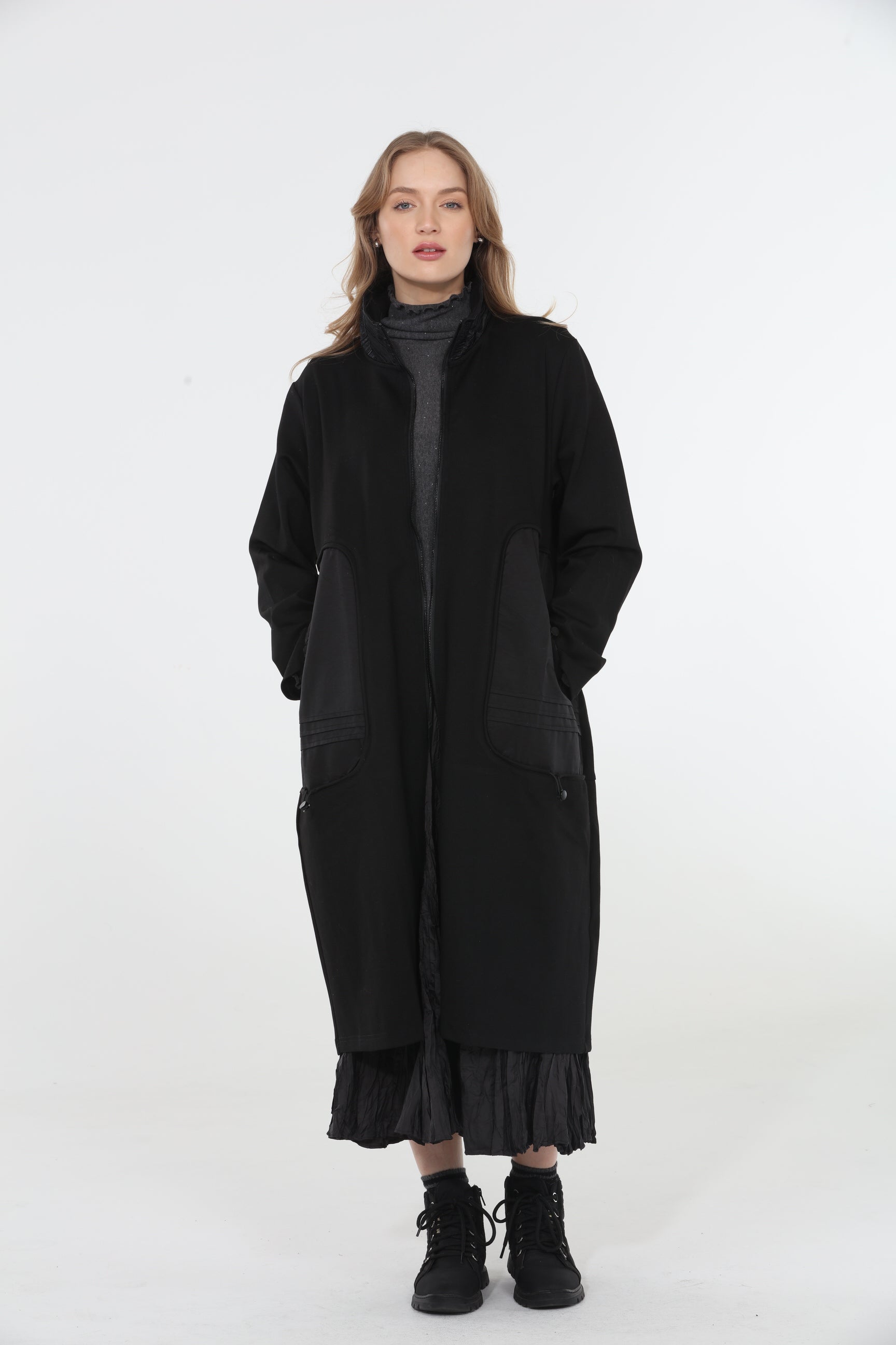 Terra Long Coat Black with Pockets